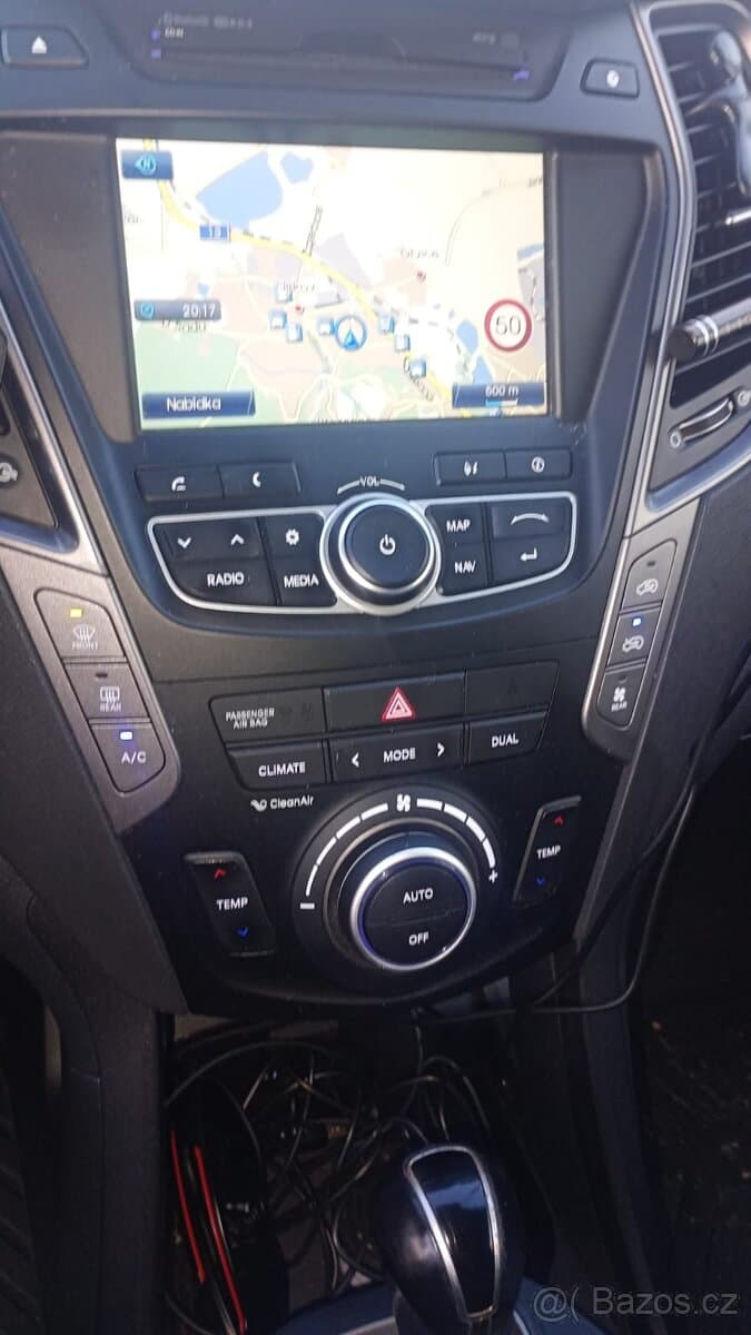 2016 Hyundai SANTA FE - 11