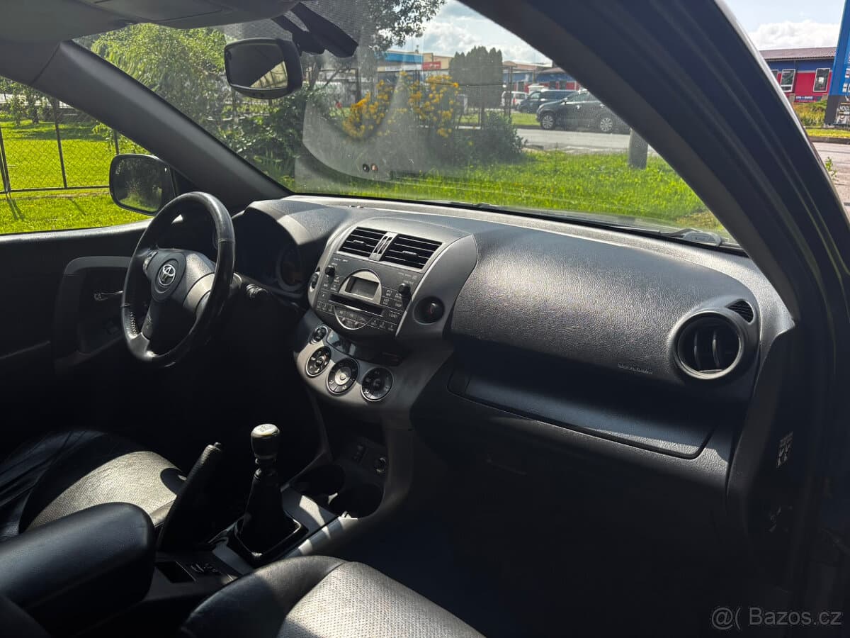 2006 Toyota RAV4 - 11