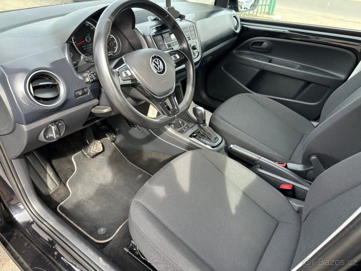 2020 Volkswagen UP! - 11