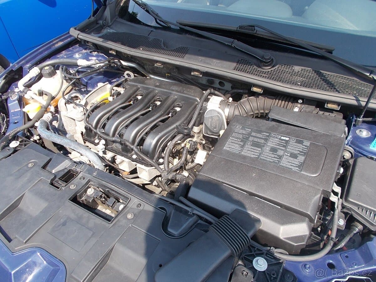 2010 Renault MEGANE - 11