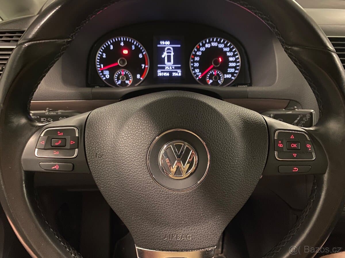 2011 Volkswagen TOURAN - 11