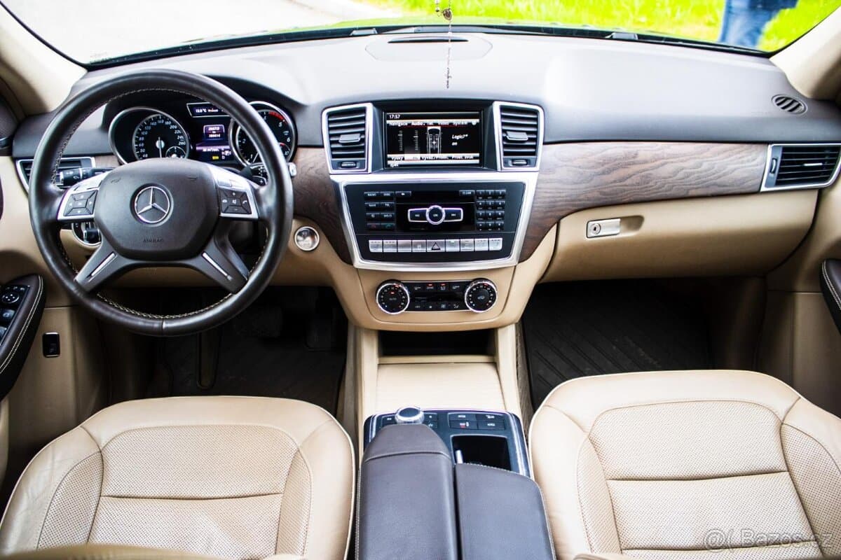 2012 Mercedes-Benz M-CLASS - 11