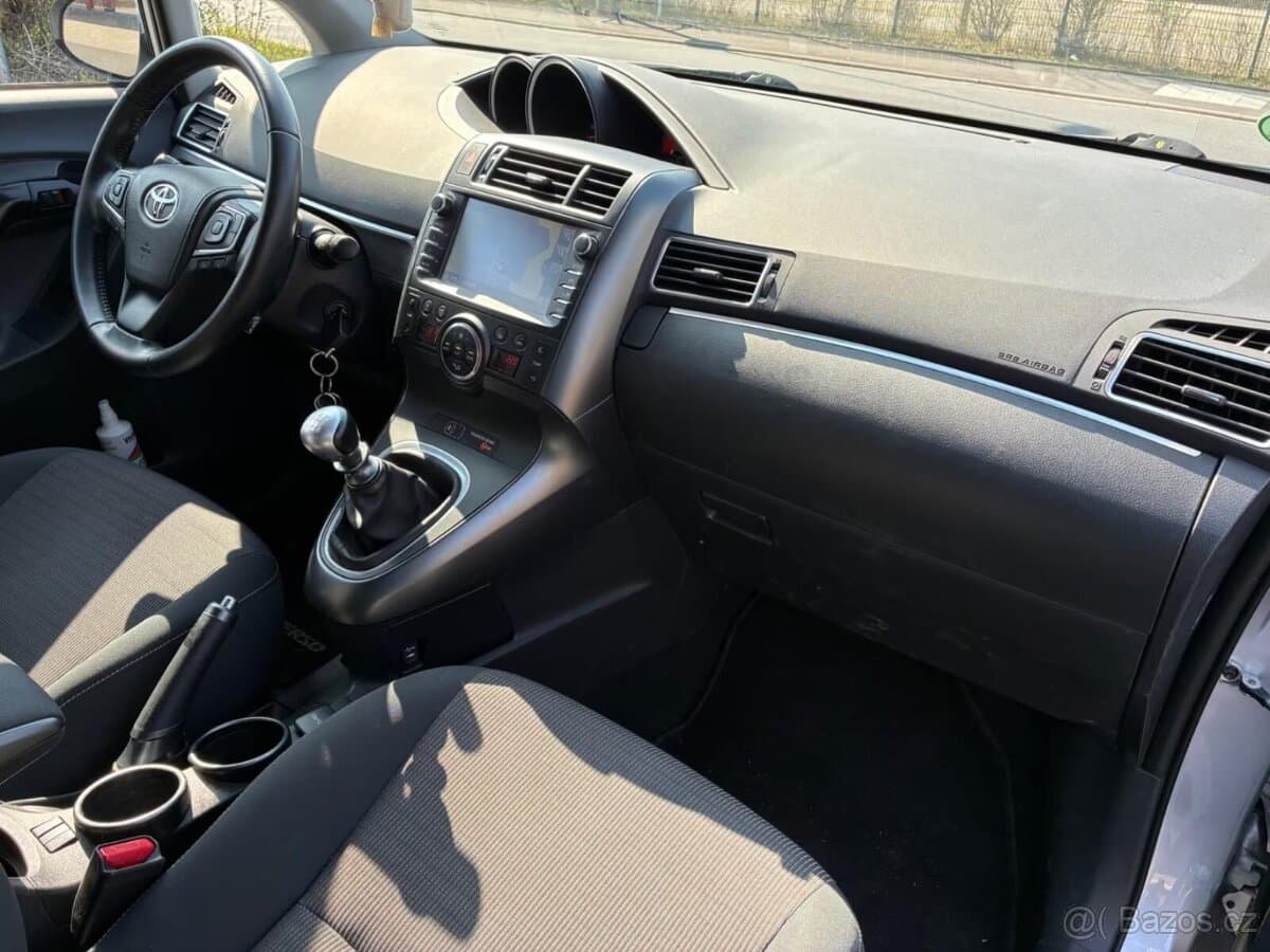 2017 Toyota VERSO - 11