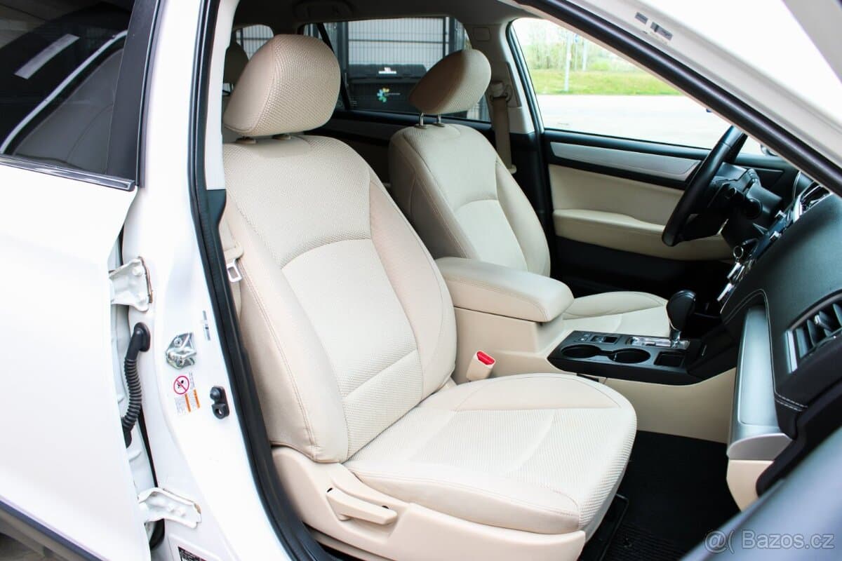 2017 Subaru OUTBACK - 11