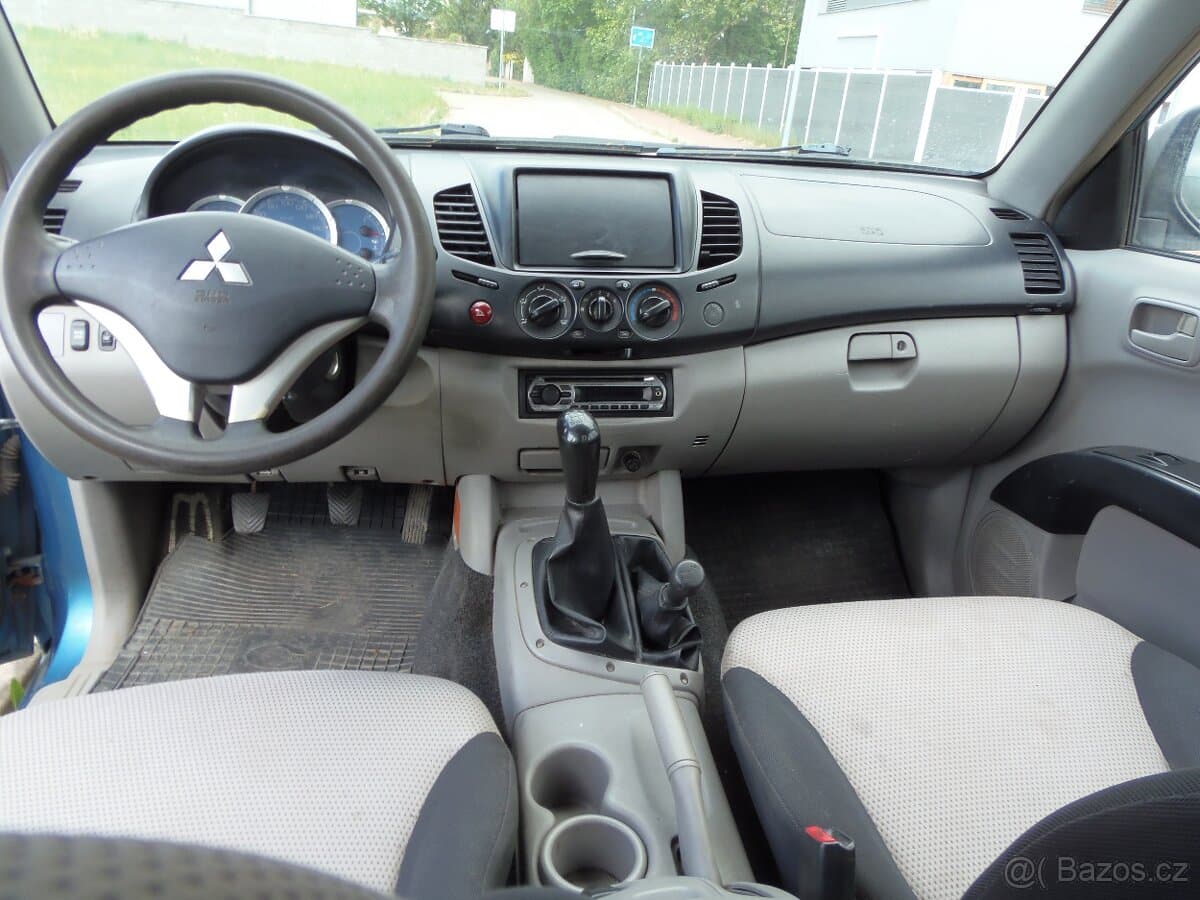 2007 Mitsubishi L200 - 11