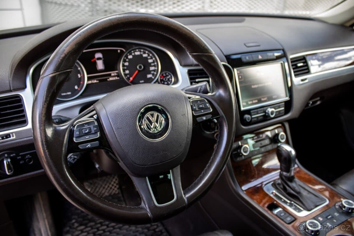 2014 Volkswagen TOUAREG - 11