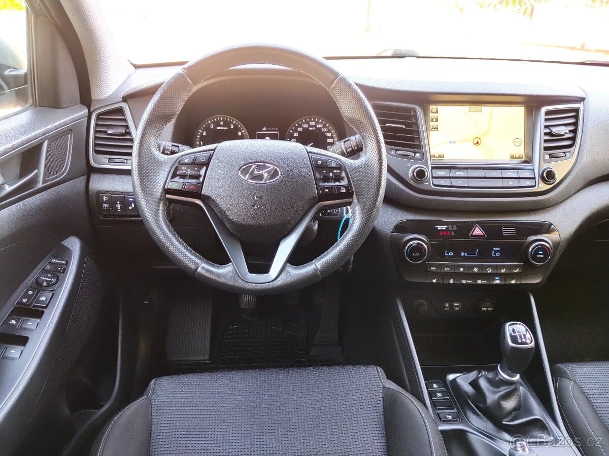 2017 Hyundai TUCSON - 11