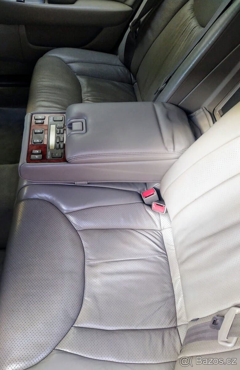 2003 Lexus LS - 11