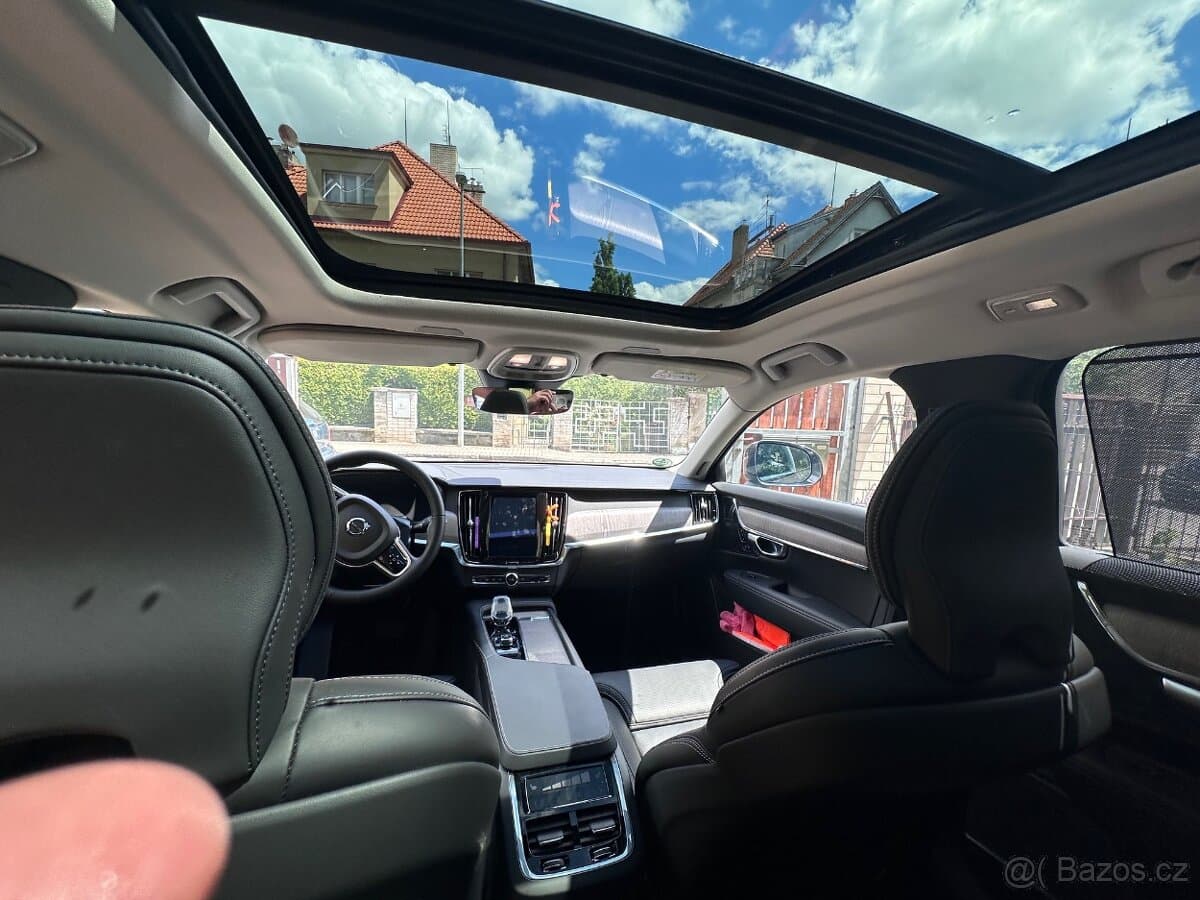 2023 Volvo V90 - 11