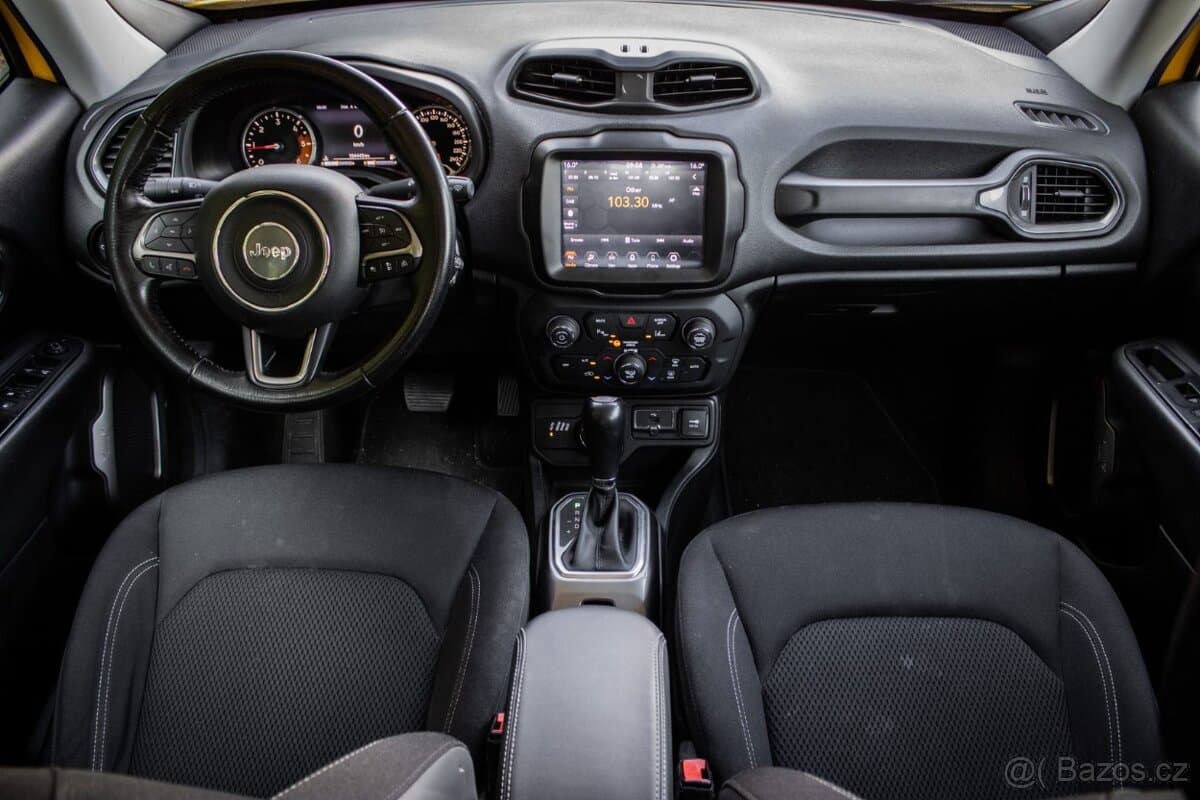 2018 Jeep RENEGADE - 11