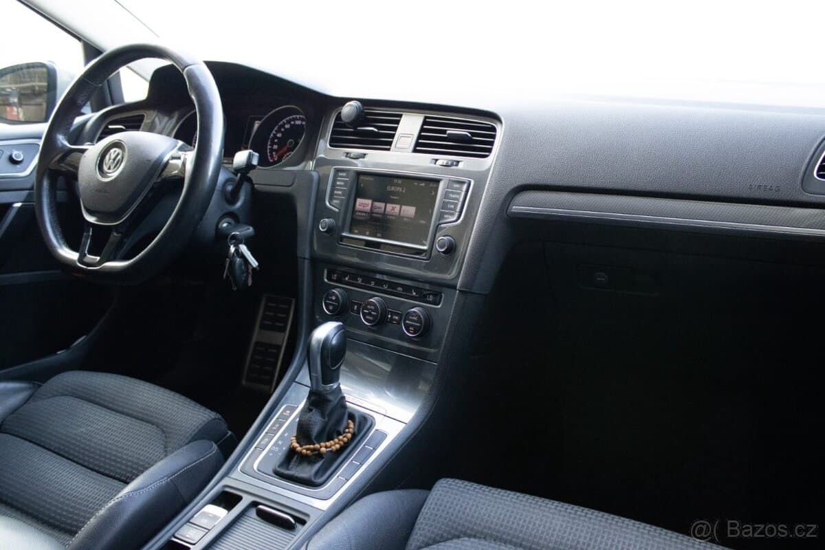 2016 Volkswagen GOLF - 11