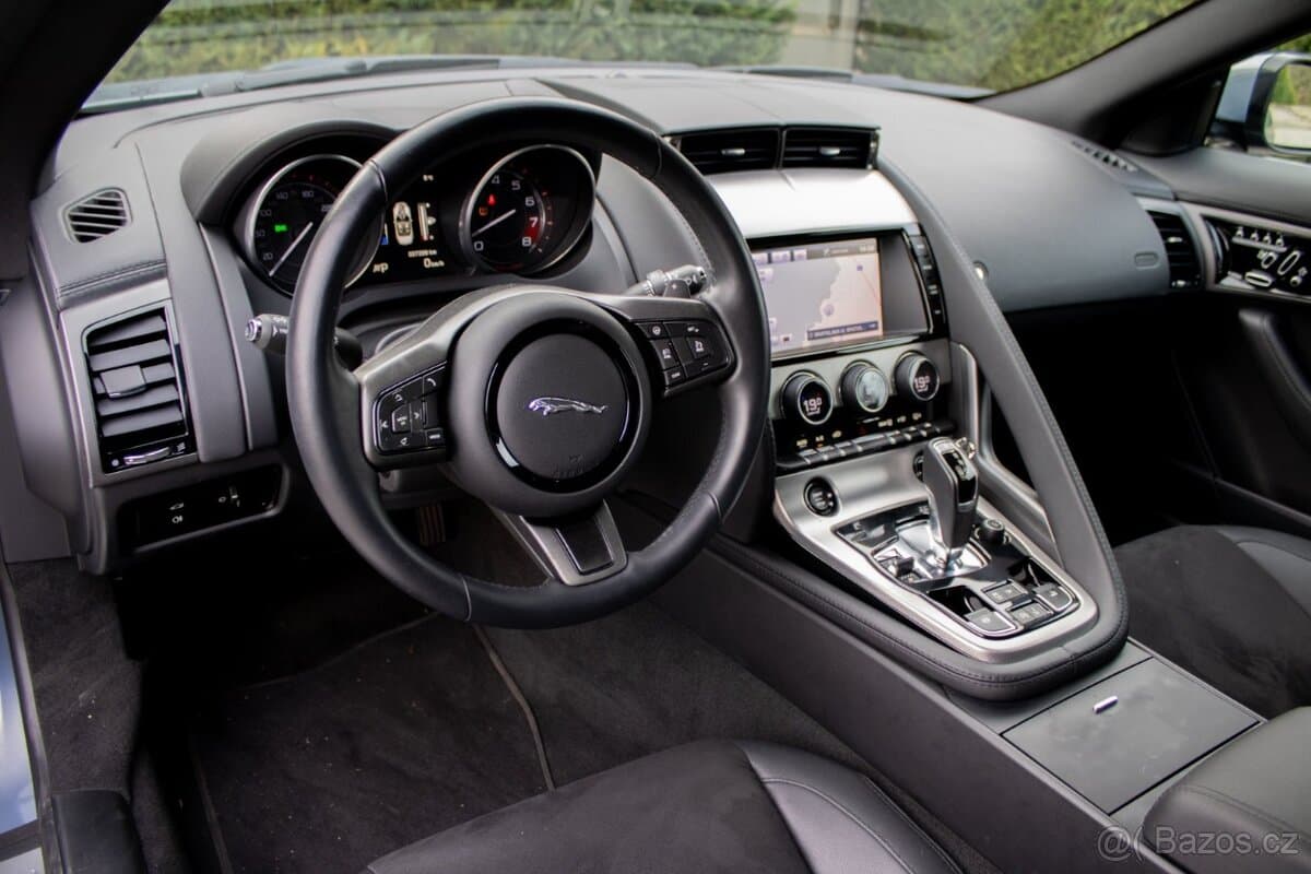 2014 Jaguar F-TYPE - 11
