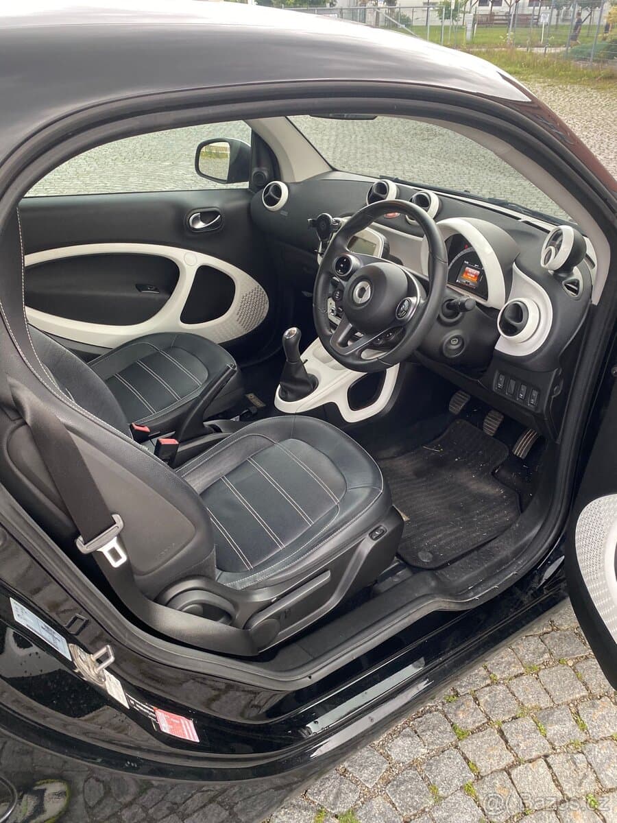 2015 Smart FORTWO - 11