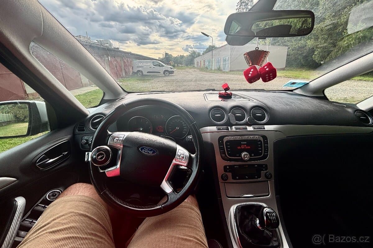 2010 Ford S-MAX - 11