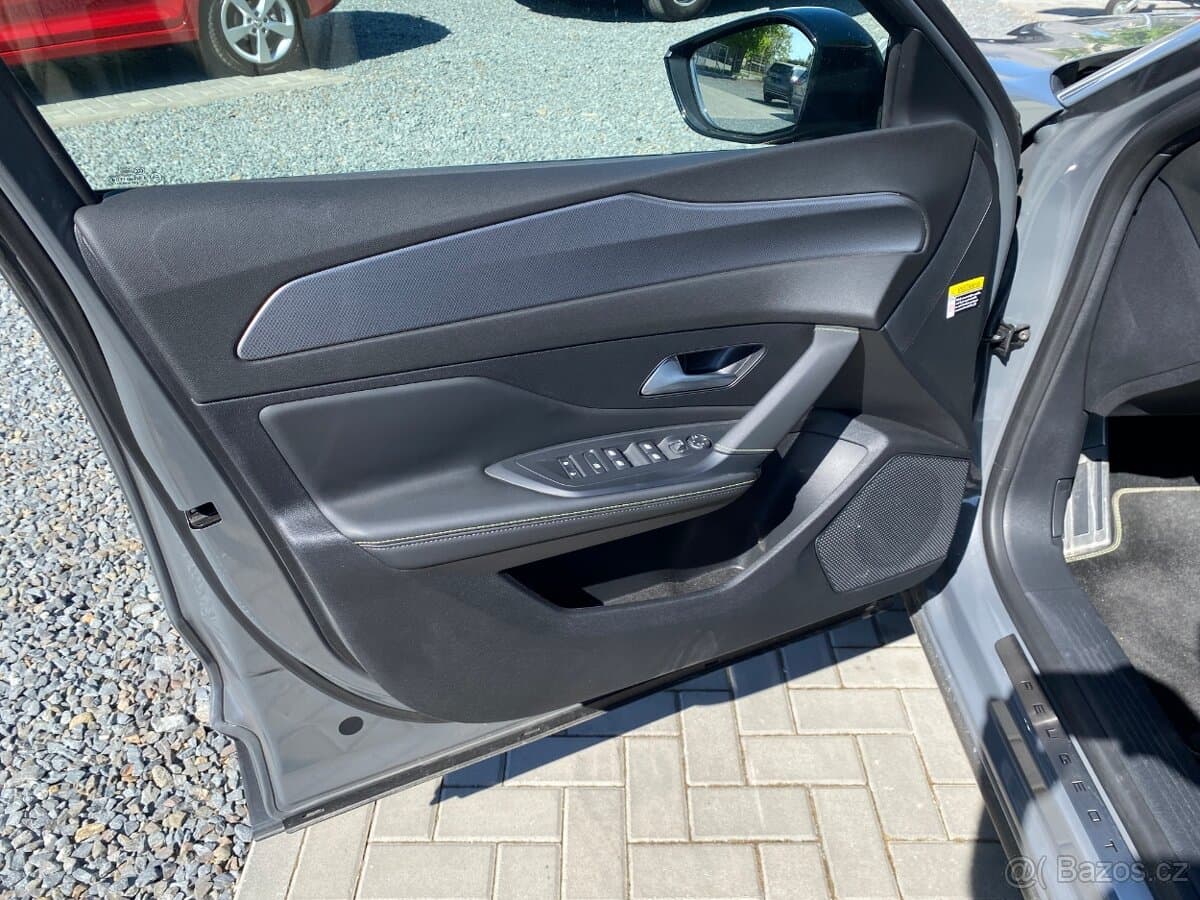 2025 Peugeot 408 - 11