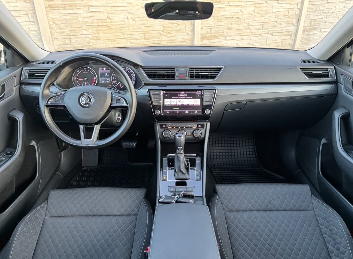 2017 Škoda SUPERB - 11