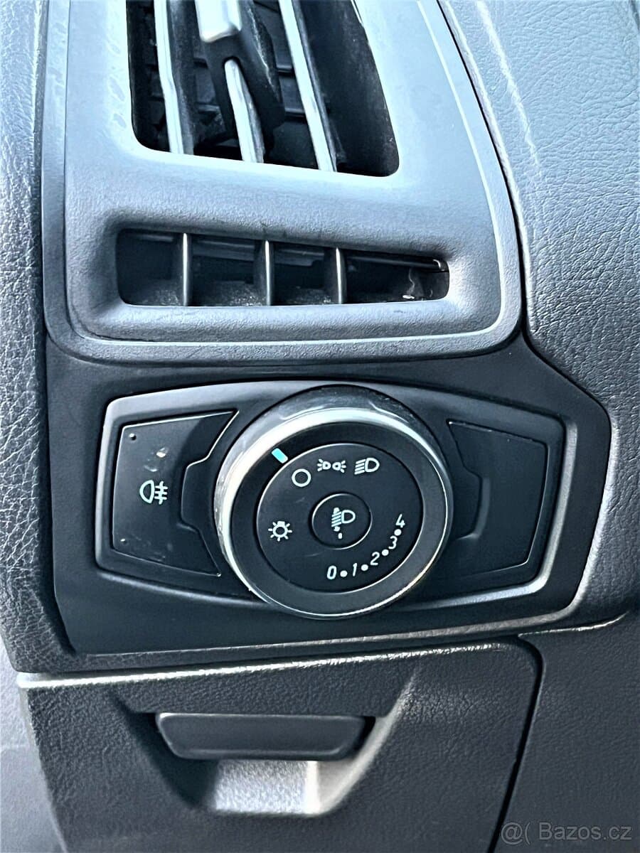 2015 Ford FOCUS - 11