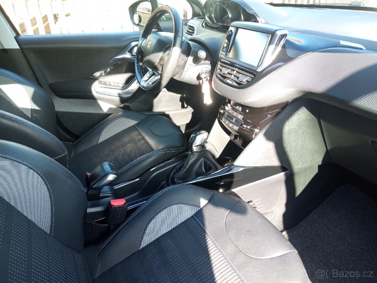 2015 Peugeot 2008 - 11
