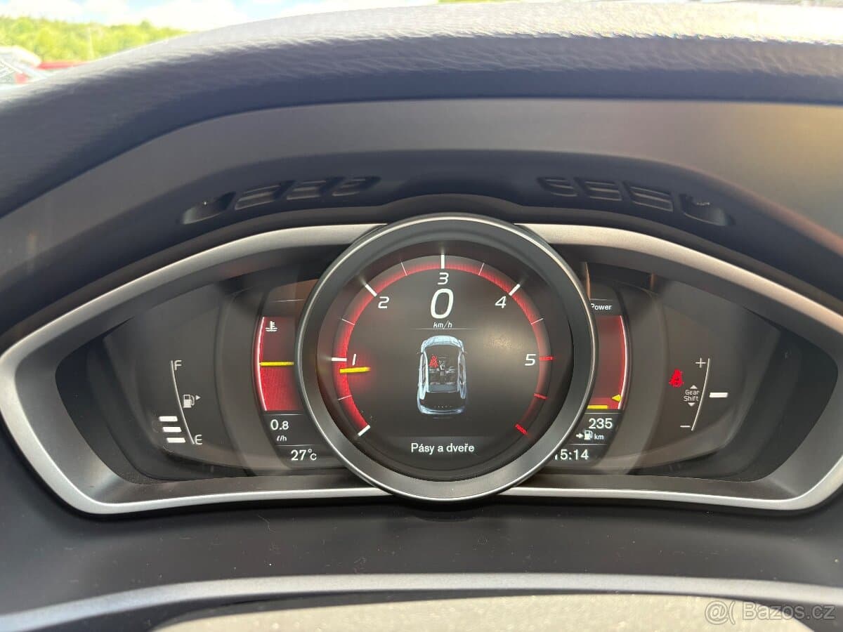 2016 Volvo V40 - 11
