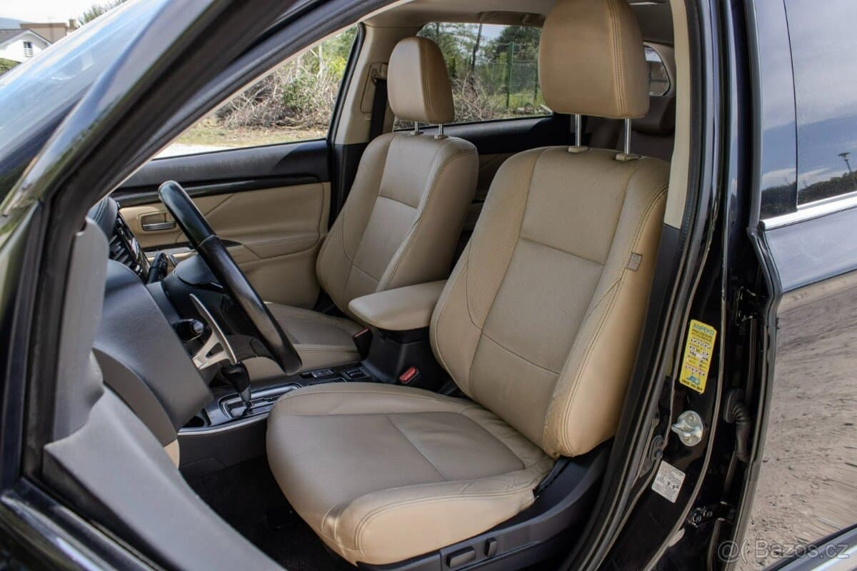 2018 Mitsubishi OUTLANDER - 11