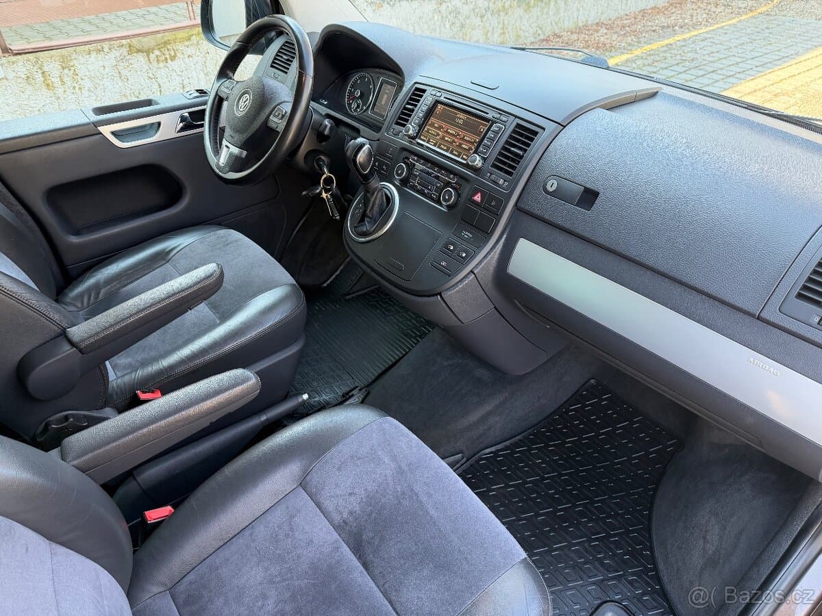 2012 Volkswagen MULTIVAN - 11
