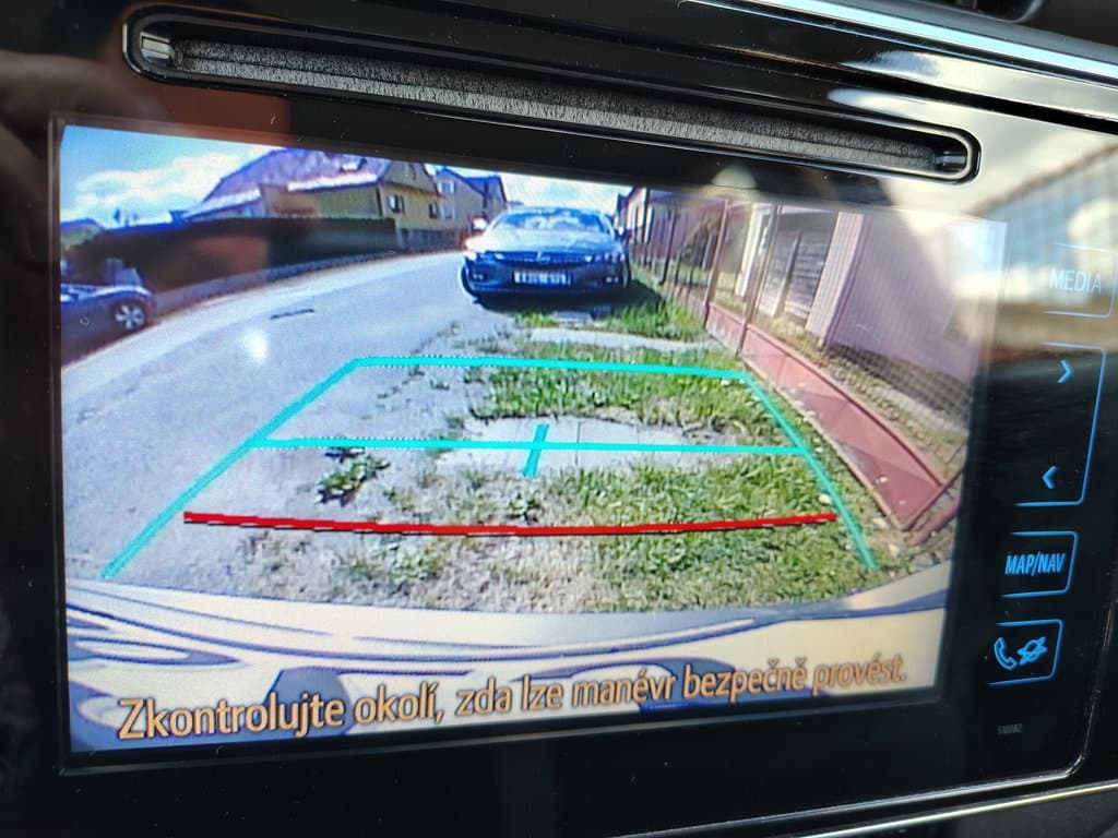 2018 Toyota AURIS - 11