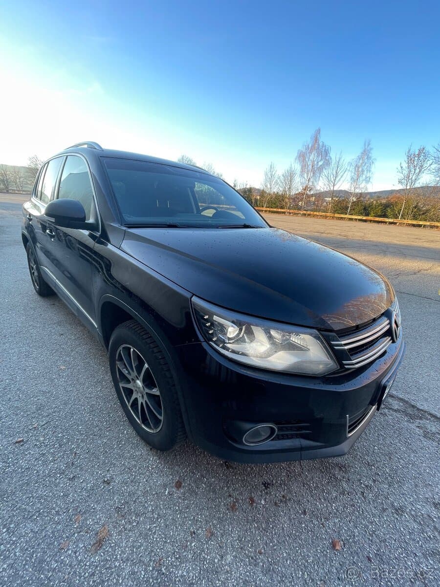 2012 Volkswagen TIGUAN - 11