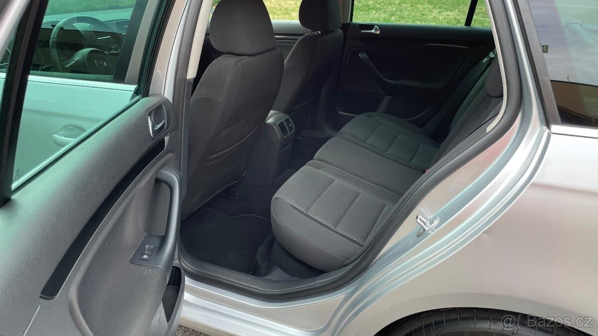2011 Volkswagen GOLF - 11