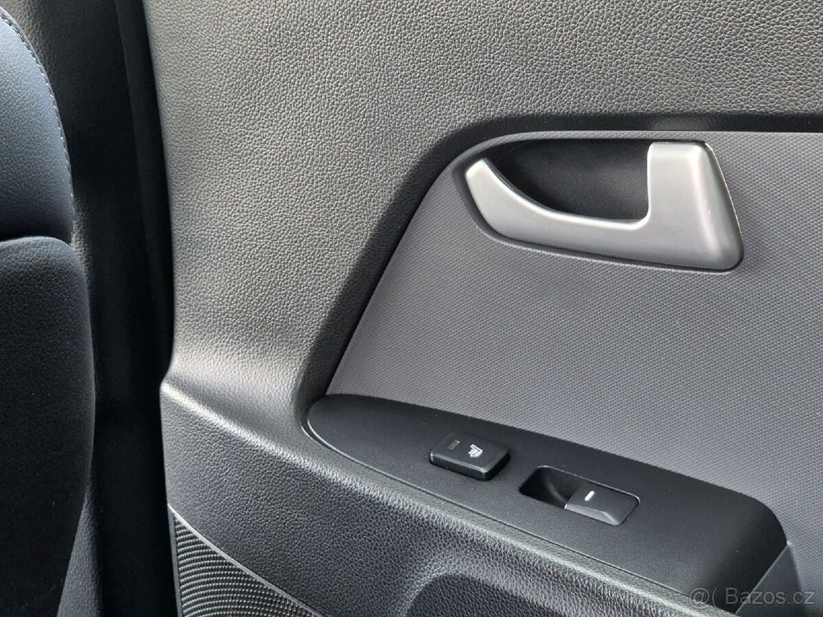 2011 Kia SPORTAGE - 11