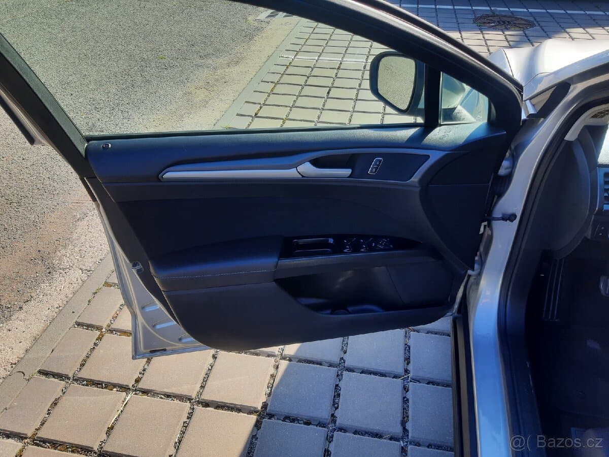 2015 Ford MONDEO - 11