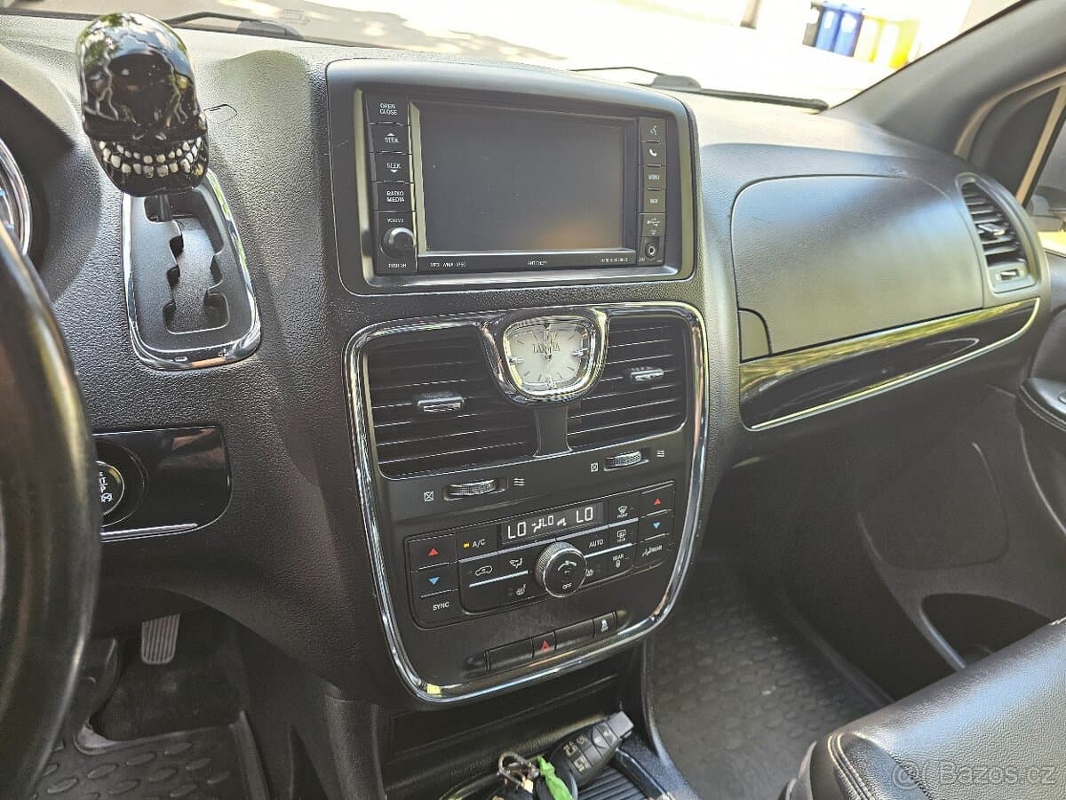 2014 Lancia VOYAGER - 11