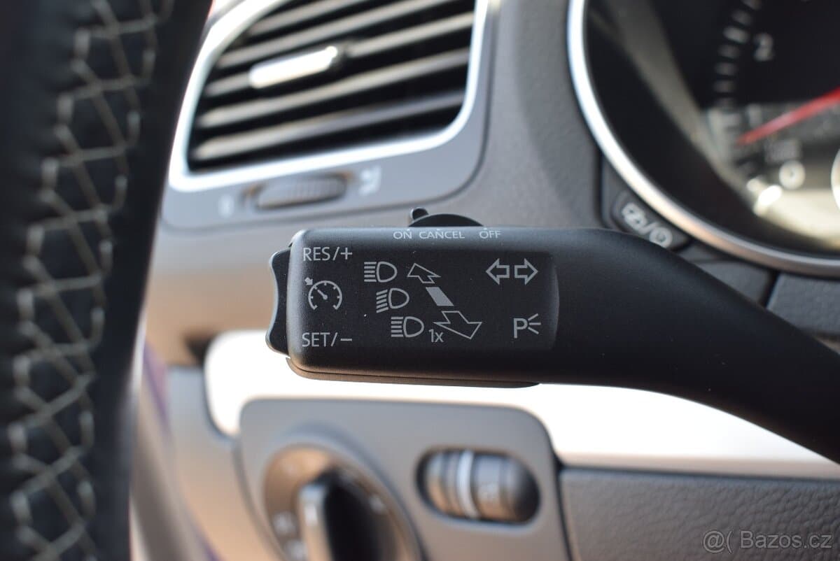 2015 Volkswagen GOLF - 11