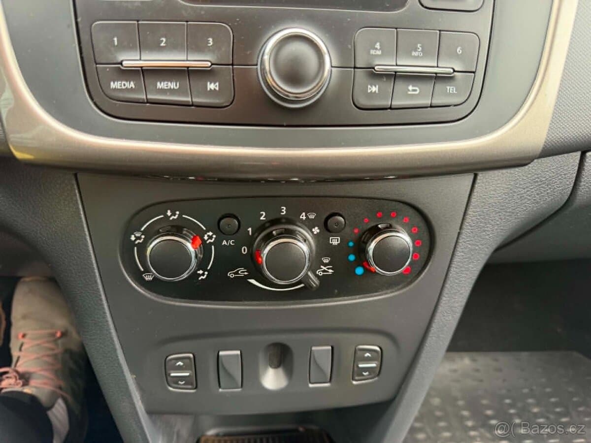 2016 Dacia SANDERO - 11