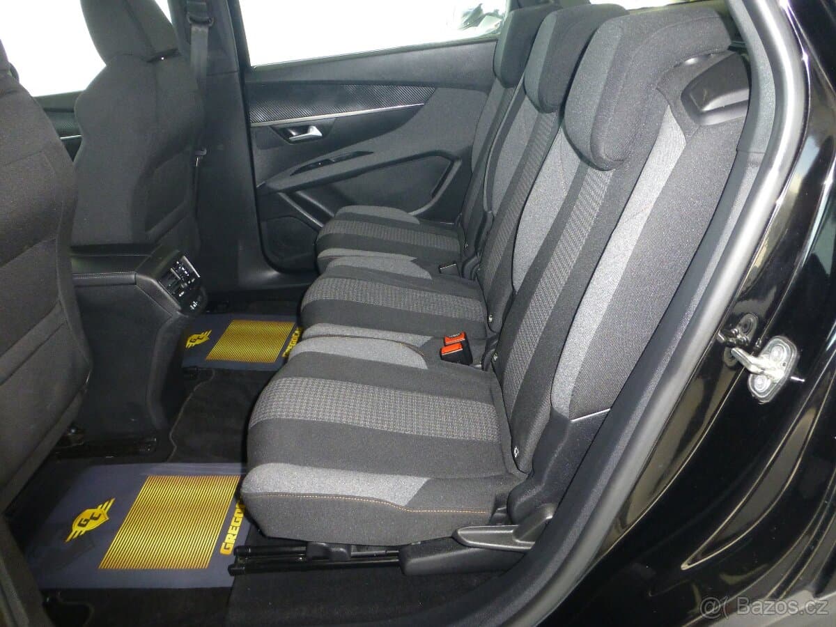 2022 Peugeot 5008 - 12
