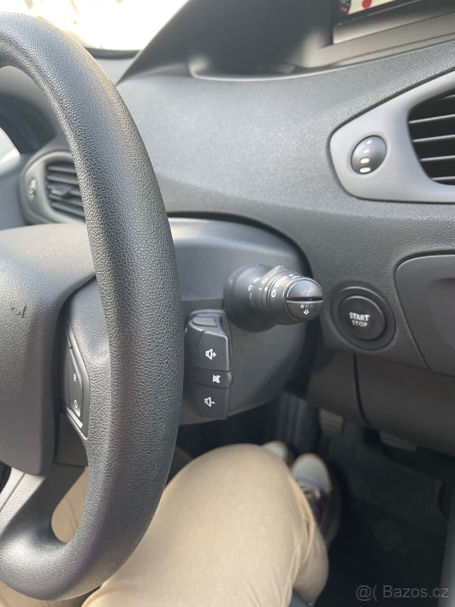 2012 Renault SCENIC - 12
