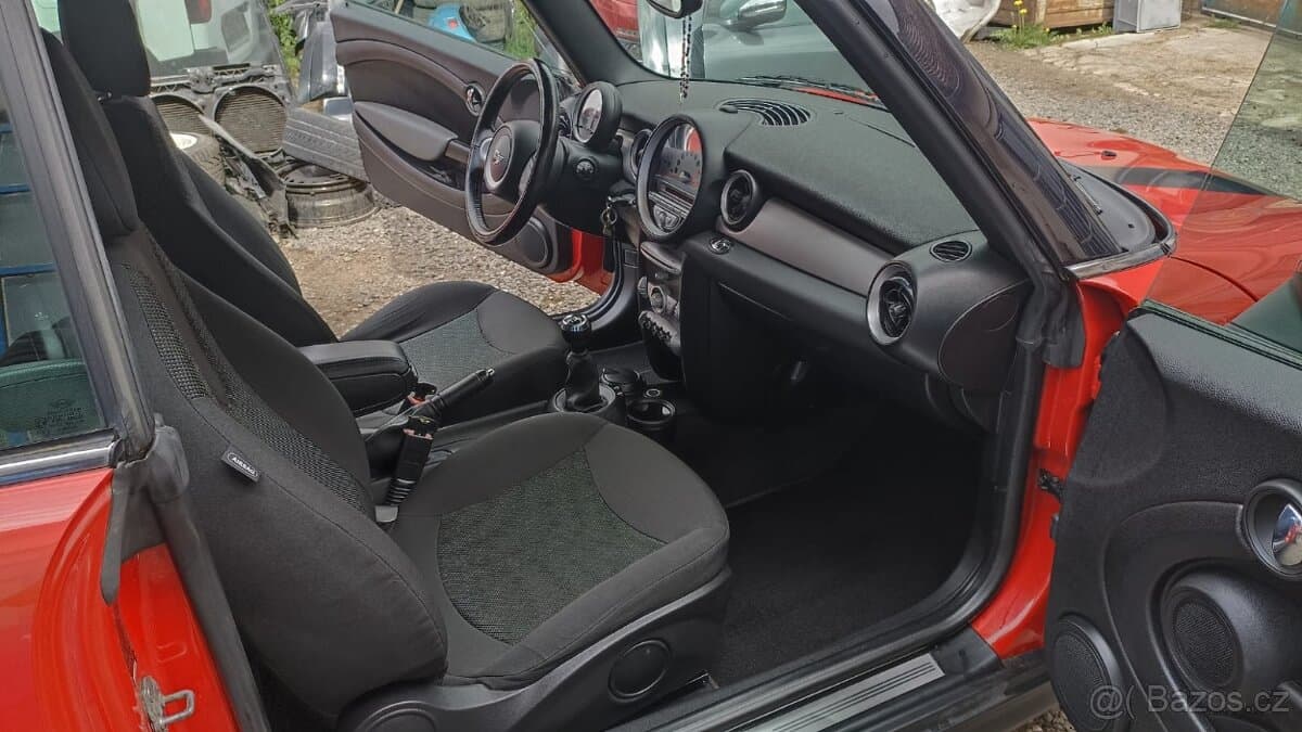 2009 Mini COOPER - 12