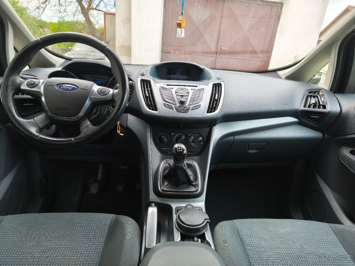 2012 Ford C-MAX - 12