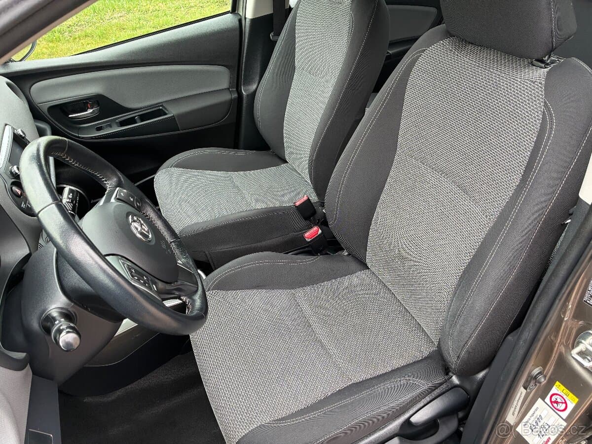 2016 Toyota YARIS - 12
