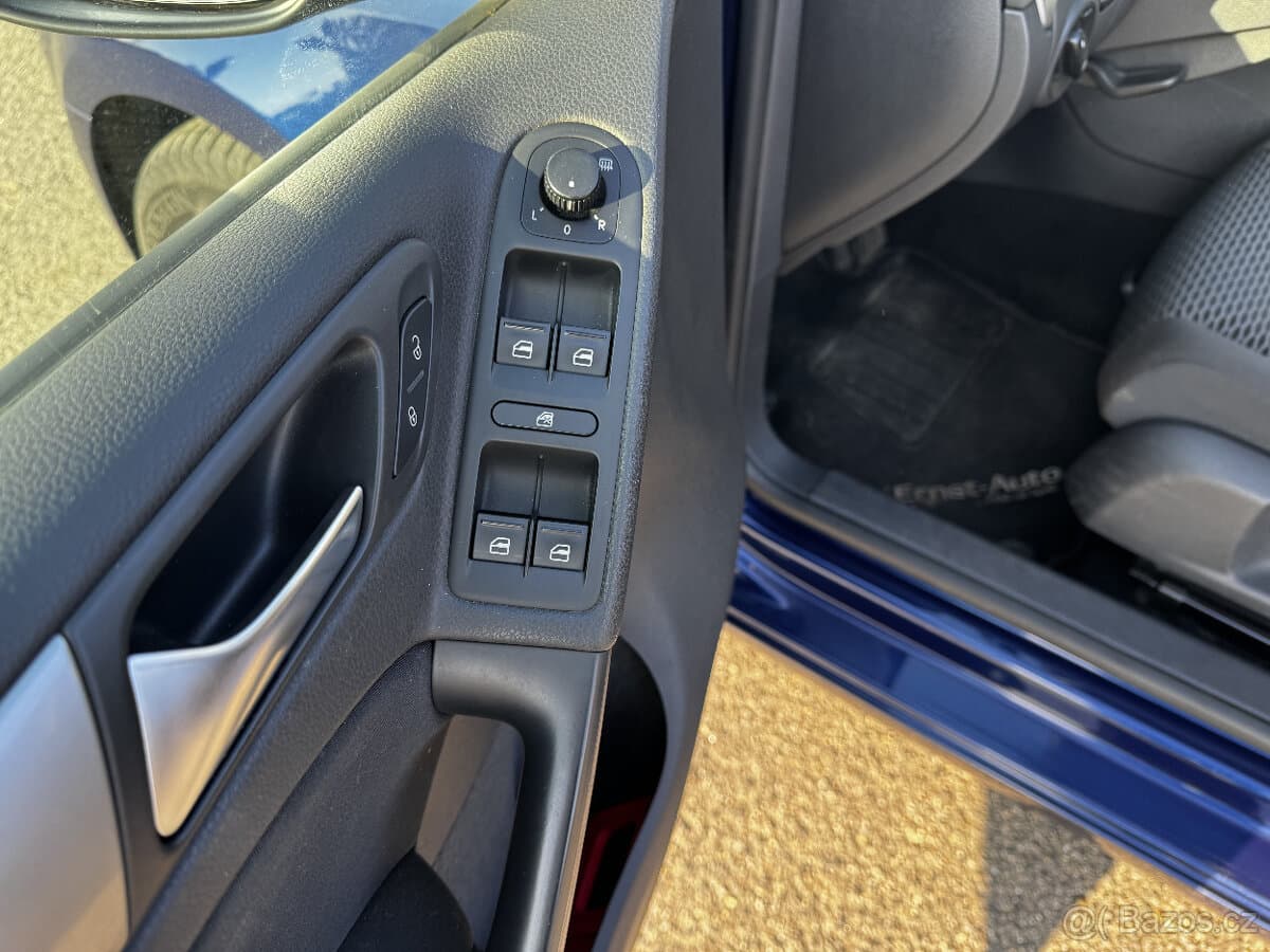 2010 Volkswagen GOLF - 12