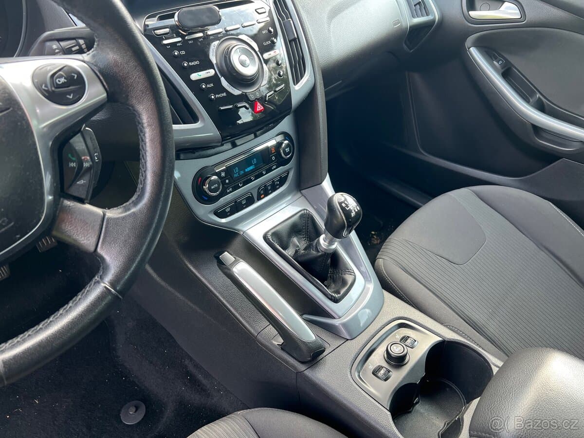 2011 Ford FOCUS - 12