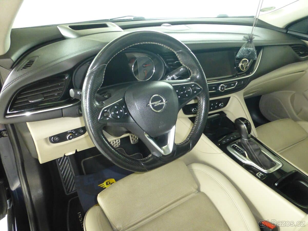 2018 Opel INSIGNIA - 12