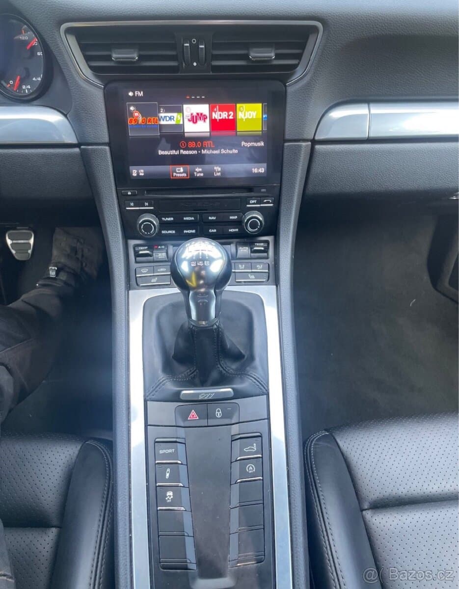 2017 Porsche 911 - 12
