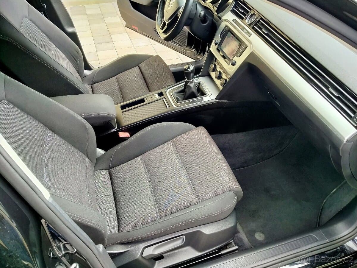 2016 Volkswagen PASSAT - 12