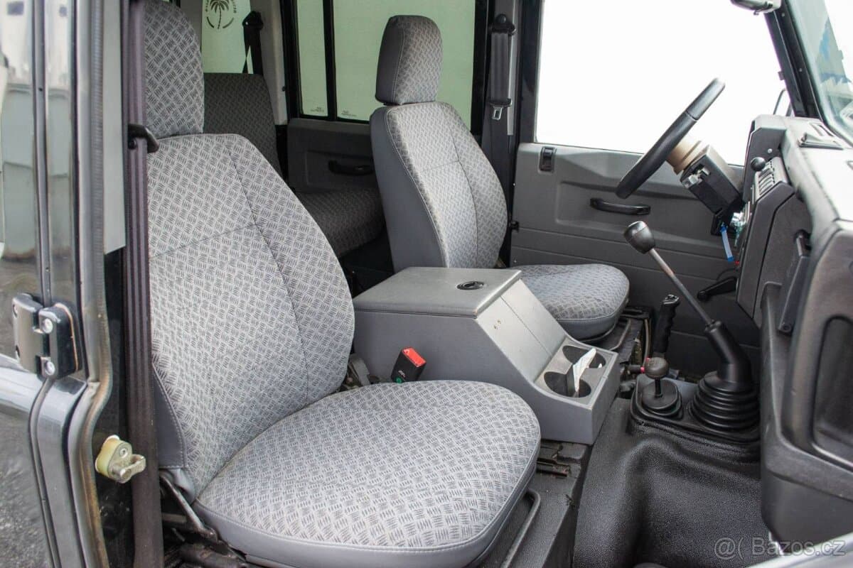 2002 Land Rover DEFENDER - 12