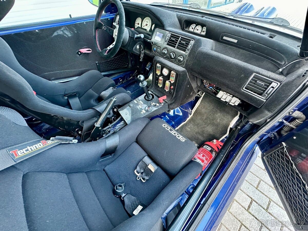 1993 Ford ESCORT - 12