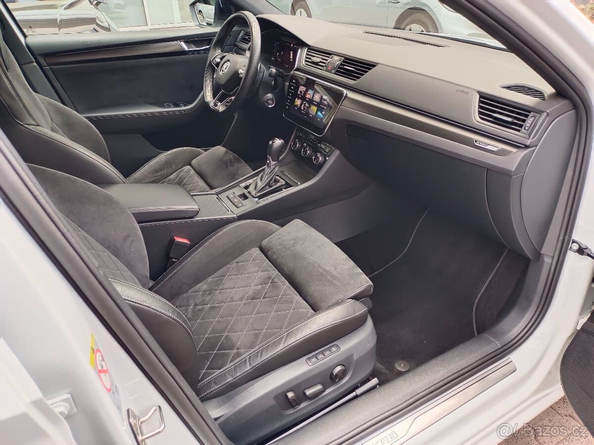 2022 Škoda SUPERB - 12