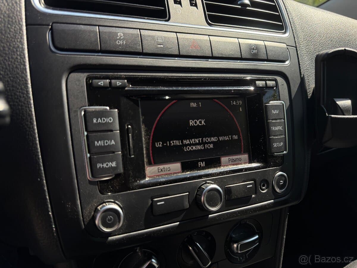 2011 Volkswagen POLO - 12