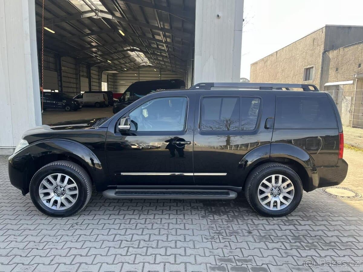2015 Nissan PATHFINDER - 12