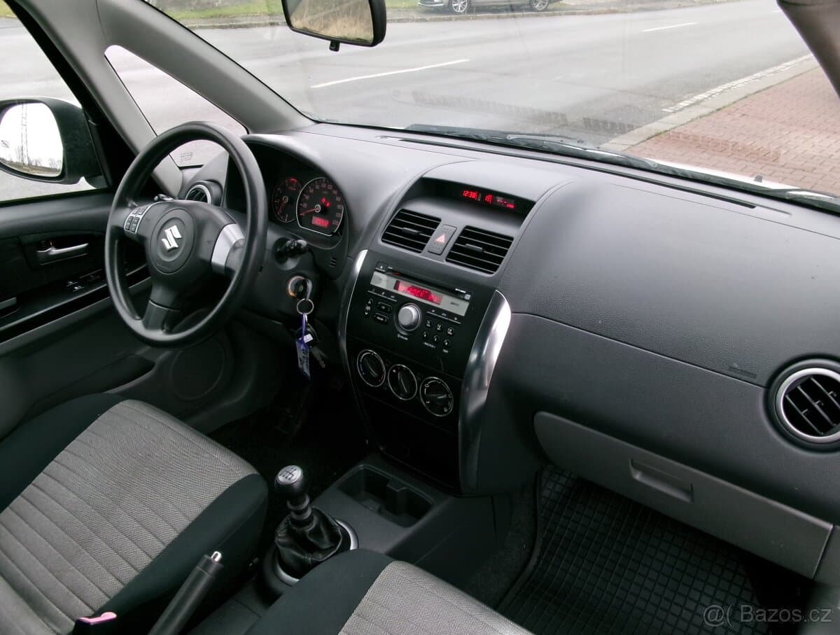2009 Suzuki SX4 - 12