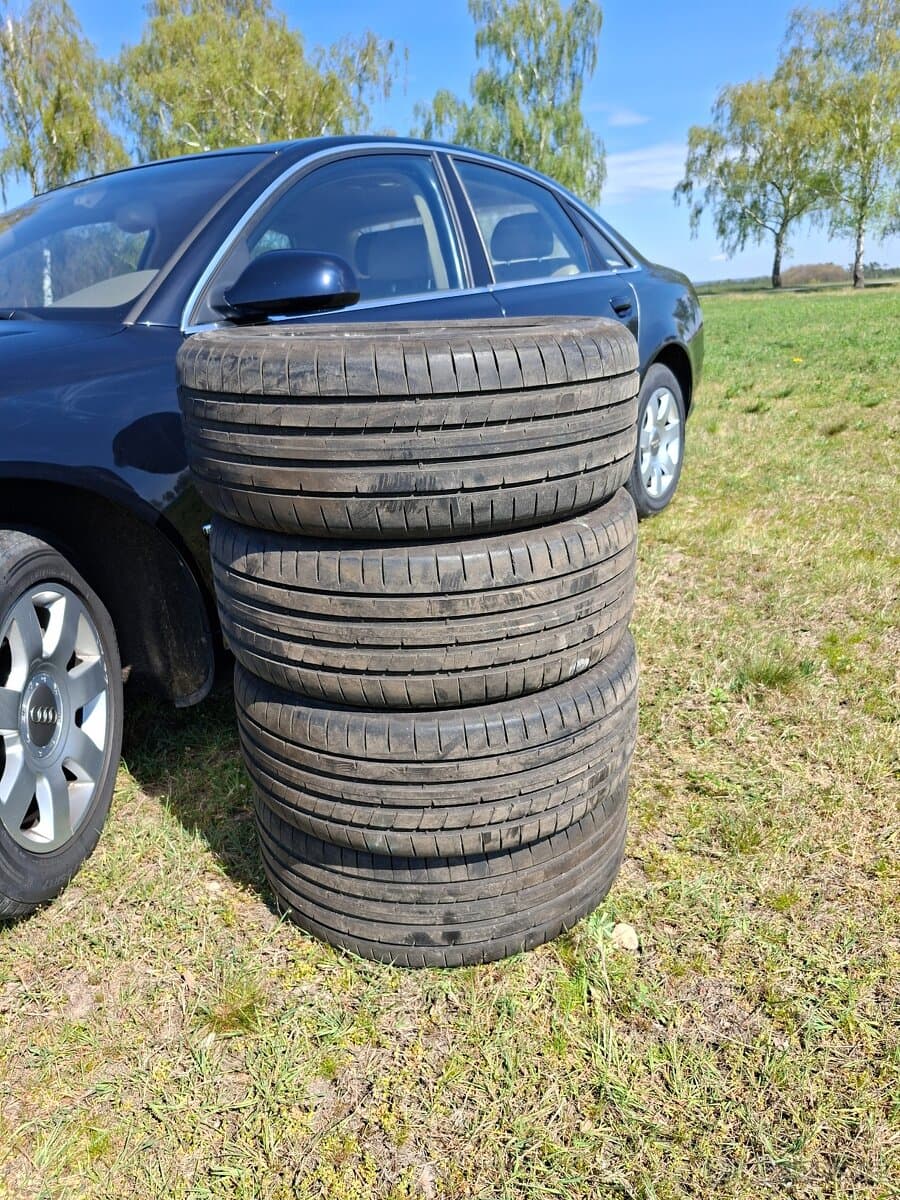2007 Audi A8 - 12